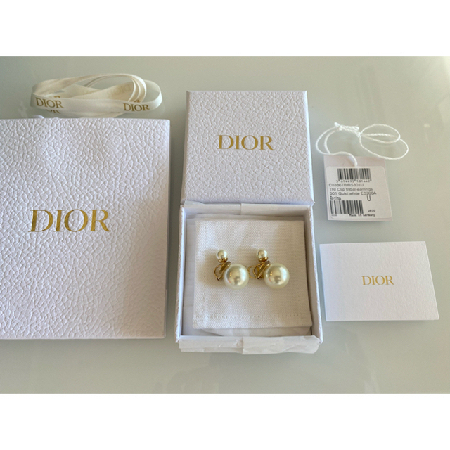 Dior(ディオール)の【お客様お取り置き】新品未使用✨Dior トライバルパールイヤリング レディースのアクセサリー(イヤリング)の商品写真