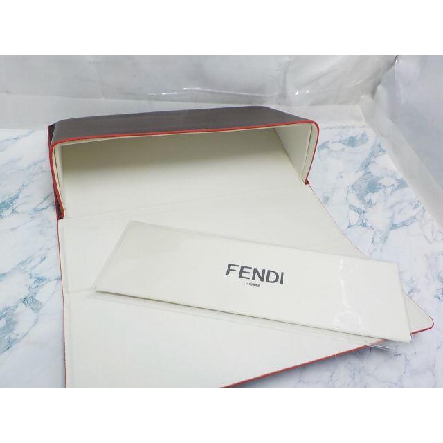 FENDI(フェンディ)のFENDI メガネケース　ブラック／レッド レディースのファッション小物(サングラス/メガネ)の商品写真