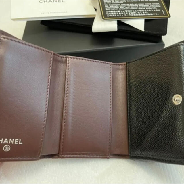 CHANEL 三つ折り財布　ブラック　シルバー金具　キャビアスキン