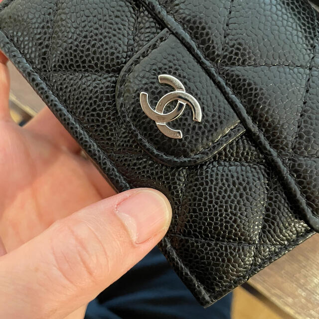 CHANEL 三つ折り財布　ブラック　シルバー金具　キャビアスキン