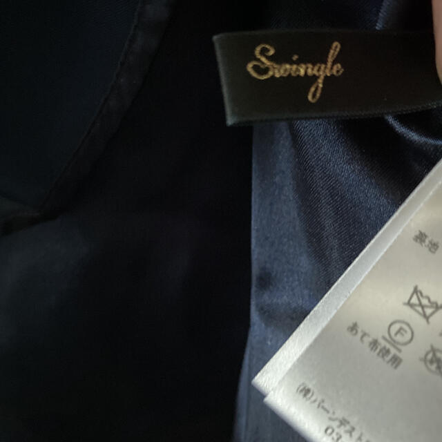Swingle(スウィングル)の新品•未使用  Swingle  ネイビー  膝下丈  花柄スカート レディースのスカート(ひざ丈スカート)の商品写真