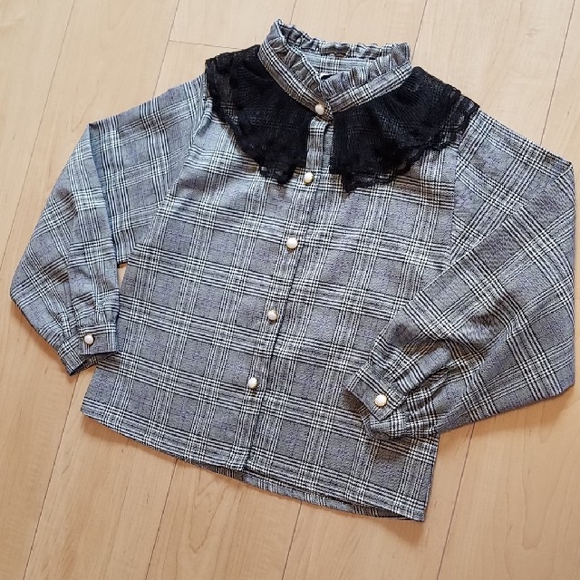 しまむら(シマムラ)の未使用　長袖  ブラウス　130㎝ キッズ/ベビー/マタニティのキッズ服女の子用(90cm~)(ブラウス)の商品写真