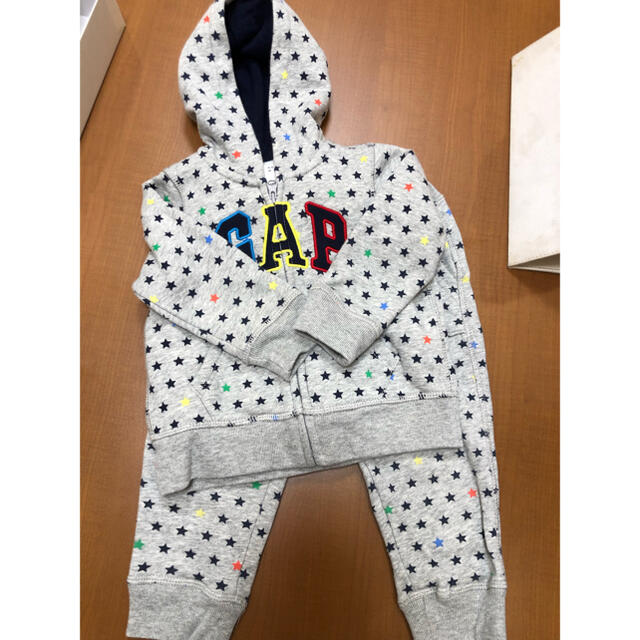 babyGAP(ベビーギャップ)のbabygap 裏起毛パーカー　パンツセット キッズ/ベビー/マタニティのベビー服(~85cm)(トレーナー)の商品写真