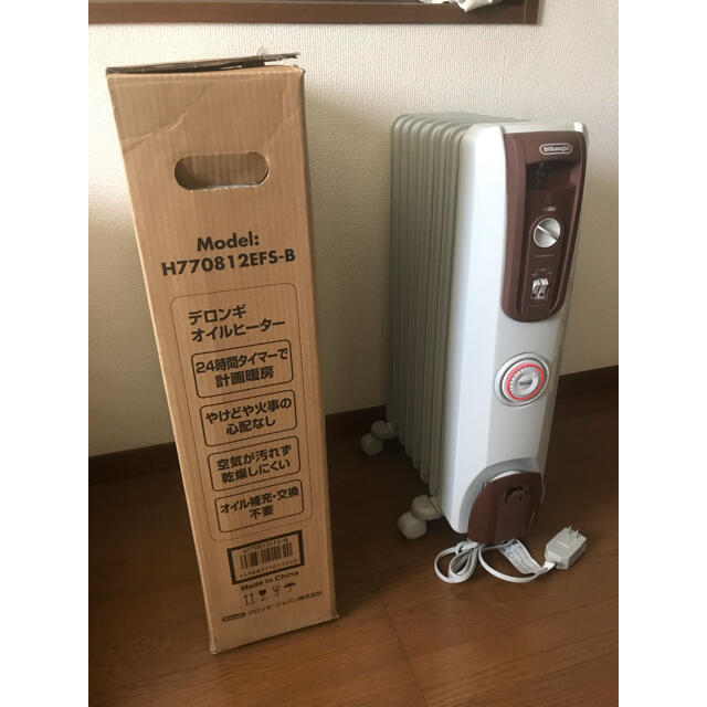 DeLonghi(デロンギ)のデロンギ DeLonghi オイルヒーター H770812EFS-B スマホ/家電/カメラの冷暖房/空調(オイルヒーター)の商品写真