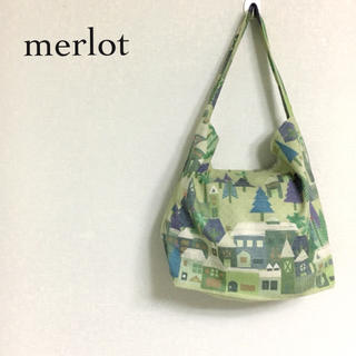 メルロー(merlot)のメルロー ふゆのおうち柄トートバッグ                 ベージュ(トートバッグ)