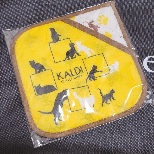 KALDI(カルディ)のカルディ〈ネコの日　ミトン&鍋敷き〉 インテリア/住まい/日用品のキッチン/食器(収納/キッチン雑貨)の商品写真