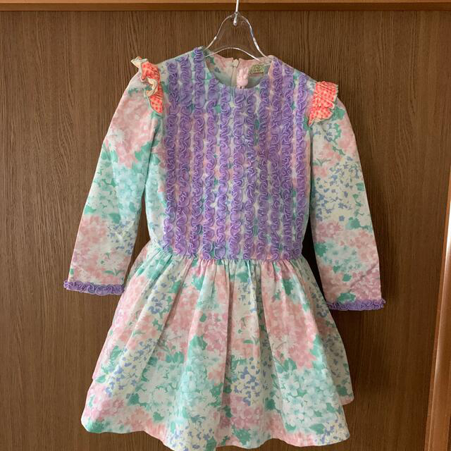 fafa(フェフェ)のtaiyou様専用　フェフェのワンピース　110 キッズ/ベビー/マタニティのキッズ服女の子用(90cm~)(ワンピース)の商品写真