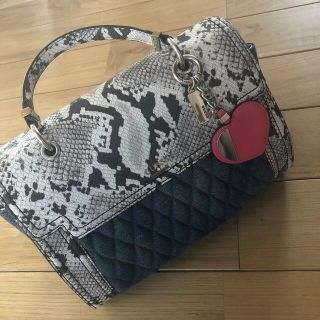 ゲス(GUESS)のguess bag(ハンドバッグ)