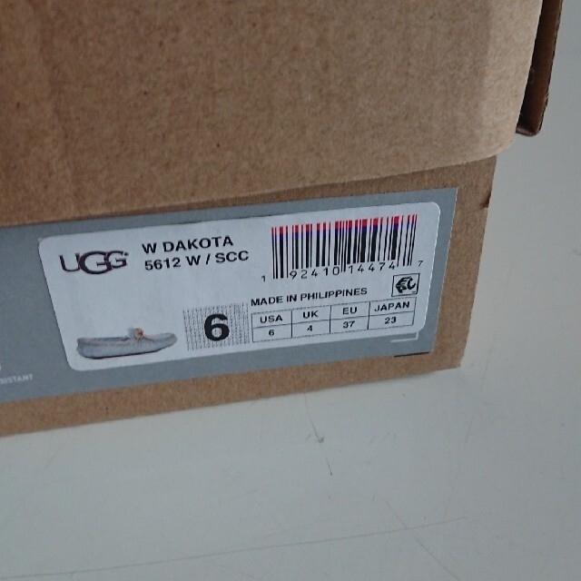 UGG(アグ)のm.様専用。UGG ローファー DAKOTA レディースの靴/シューズ(スリッポン/モカシン)の商品写真