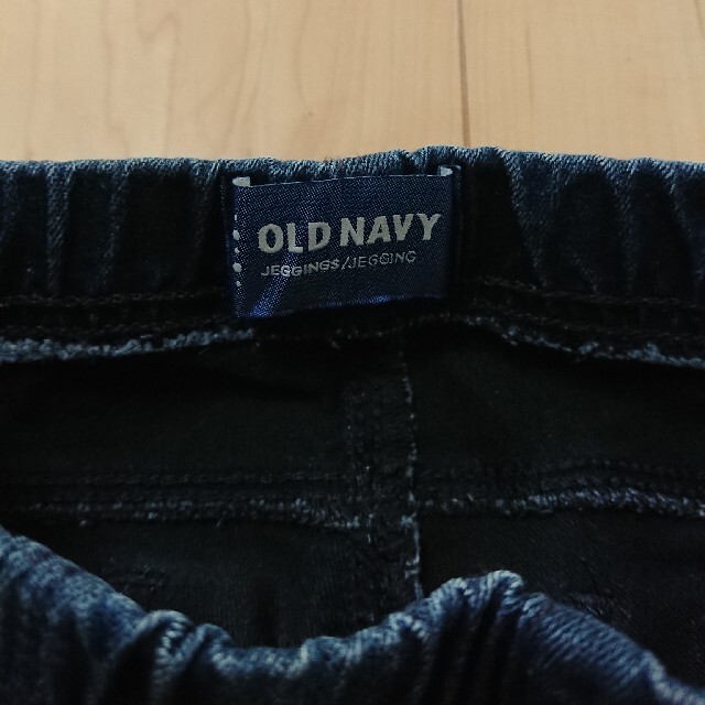 Old Navy(オールドネイビー)のネイビーのスキニー。 キッズ/ベビー/マタニティのキッズ服女の子用(90cm~)(パンツ/スパッツ)の商品写真