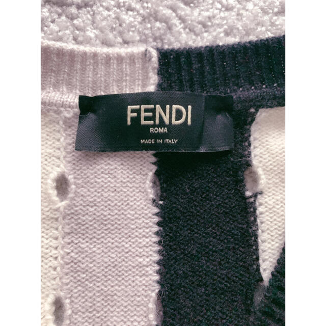FENDI(フェンディ)のFENDI カシミヤニット　ストライプ　バイカラー　フェンディ　新品　ホワイト メンズのトップス(ニット/セーター)の商品写真