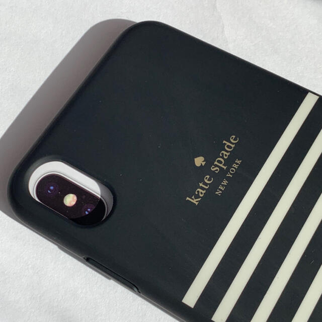 kate spade new york(ケイトスペードニューヨーク)のケイトスペード kate spade iPhone XS MAX ケース 白黒縞 スマホ/家電/カメラのスマホアクセサリー(iPhoneケース)の商品写真