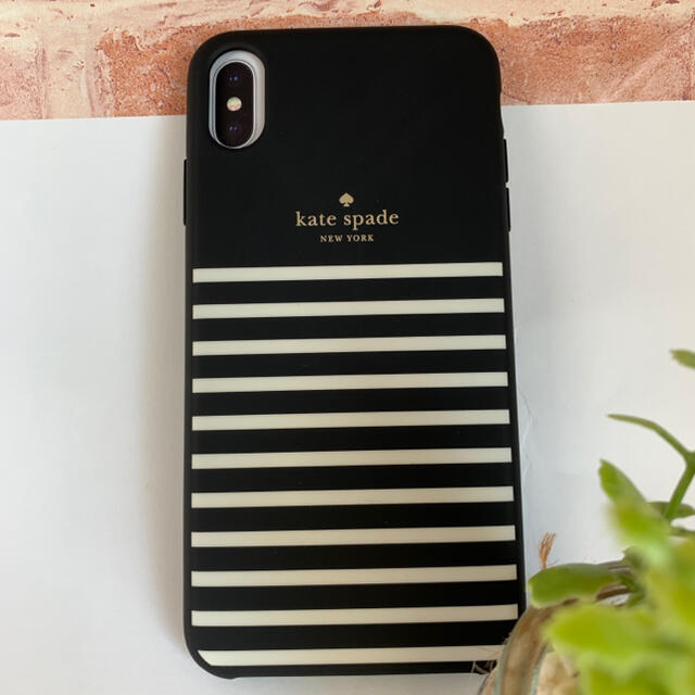 kate spade new york(ケイトスペードニューヨーク)のケイトスペード kate spade iPhone XS MAX ケース 白黒縞 スマホ/家電/カメラのスマホアクセサリー(iPhoneケース)の商品写真