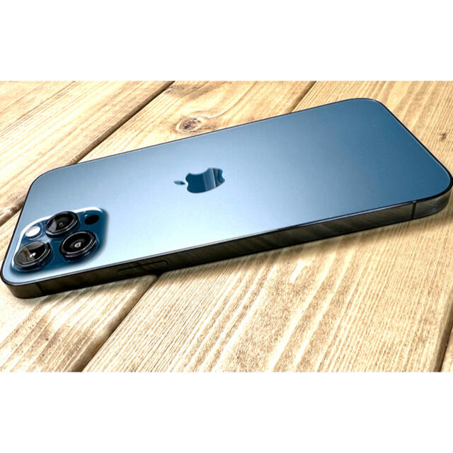 Apple(アップル)のiPhone 12 Pro Max パシフィックブルー 256 GB  スマホ/家電/カメラのスマートフォン/携帯電話(スマートフォン本体)の商品写真