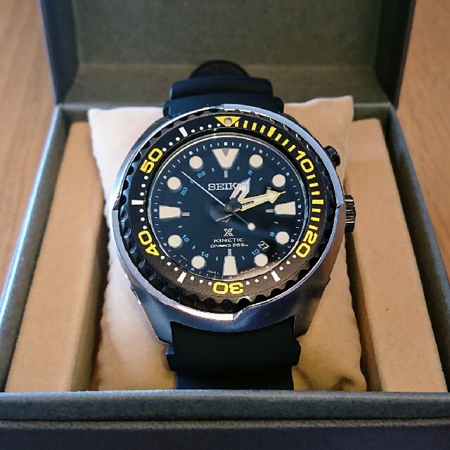 海外モデル SEIKO PROSPEX KINETIC GMT DIVER'S