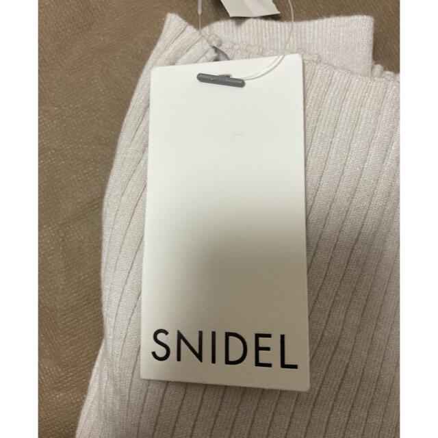 SNIDEL(スナイデル)のSNIDEL シンプルパフスリリブニット レディースのトップス(ニット/セーター)の商品写真