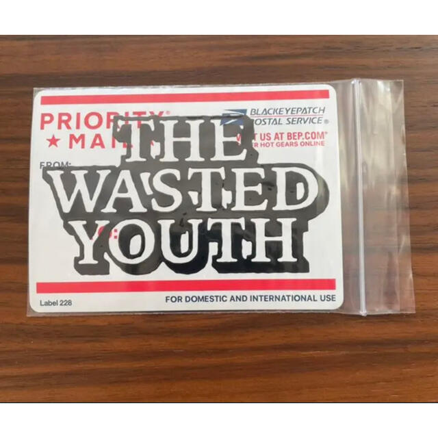 Supreme(シュプリーム)の新品 BLACK EYE PATCH×WASTED YOUTH ステッカー メンズのメンズ その他(その他)の商品写真