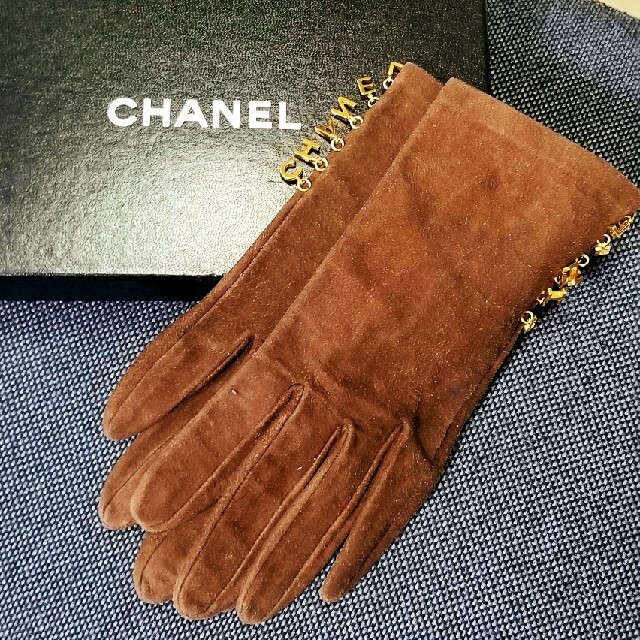 CHANEL - 正規品中古良品☆CHANELシャネル☆ロゴチャーム付きスエード ...