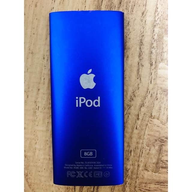 iPod(アイポッド)のiPod nano 8GB 本体＋充電器セット スマホ/家電/カメラのオーディオ機器(ポータブルプレーヤー)の商品写真