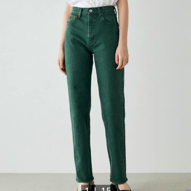 moussy(マウジー)のPLAIN JEANS COLOR STRAIGHT 23インチ レディースのパンツ(デニム/ジーンズ)の商品写真