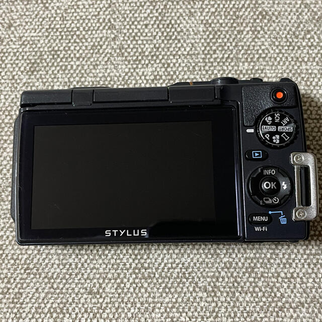 OLYMPUS(オリンパス)の【中古良品】OLYMPUS STYLUS TG-870 Tough  スマホ/家電/カメラのカメラ(コンパクトデジタルカメラ)の商品写真