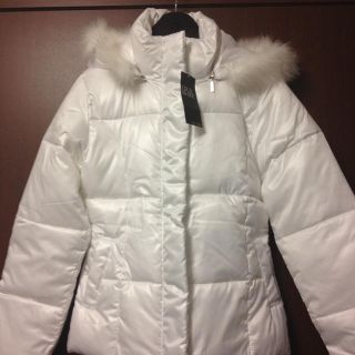 CECIL McBEE(ダウンコート ・ ホワイト/白色系)のフリマ CECIL McBEE(ダウンコート ・ ホワイト/白色系)のフリマ