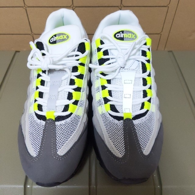 NIKE(ナイキ)の【新品】エアマックス95　AIR MAX 95　イエロー　26.5cm メンズの靴/シューズ(スニーカー)の商品写真