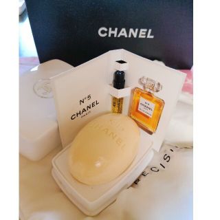 シャネル(CHANEL)のセール♦CHANELNo.19とCHANELNo.5ノベルティー1·5ミリ香水✰(ボディソープ/石鹸)