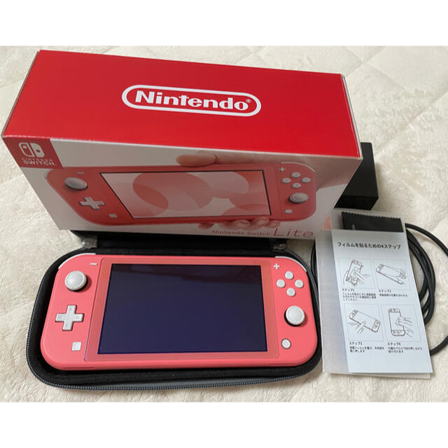 SWITCH LITE コーラル 美品 一式セットとおまけ付きのサムネイル