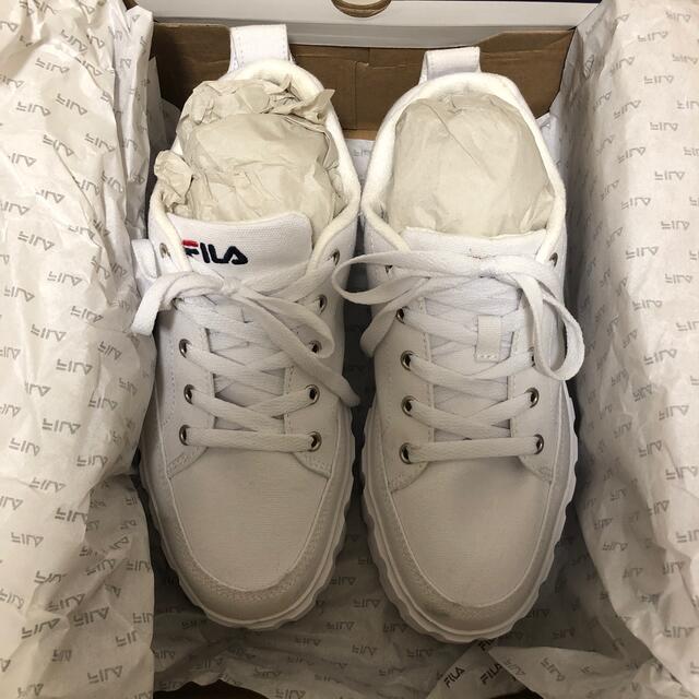 FILA(フィラ)のSANDBLAST LOW レディースの靴/シューズ(スニーカー)の商品写真