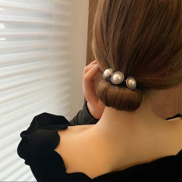 ヘアアクセサリー　お団子メーカー　髪留め　ヘアアレンジ　パール　ワイヤ入　真珠 レディースのヘアアクセサリー(その他)の商品写真