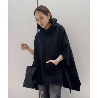 アパルトモンドゥーズィエムクラス(L'Appartement DEUXIEME CLASSE)の★新品★AP STUDIO★ウラケ ポンチョ★ブラック★(その他)