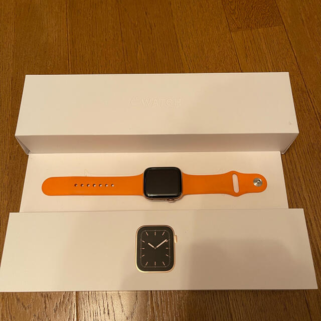腕時計(デジタル)Apple Watch series5 GPS＋Cellularモデル　44㎜