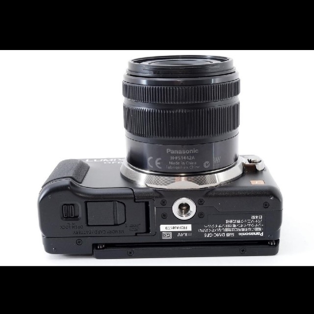 ミラーレスカメラ　LUMIX GF6 6