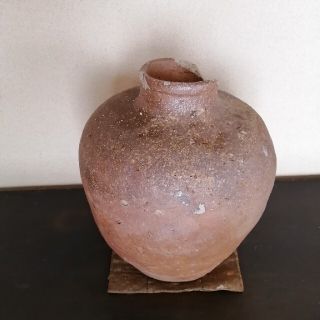 №31 古信楽の壺 特有の柔らかい土肌。 信楽 壺 www.krzysztofbialy.com