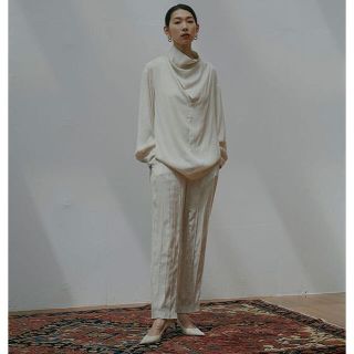 アメリヴィンテージ(Ameri VINTAGE)のアメリヴィンテージ SOPHIA DRAPE NECK BLOUSE(シャツ/ブラウス(長袖/七分))