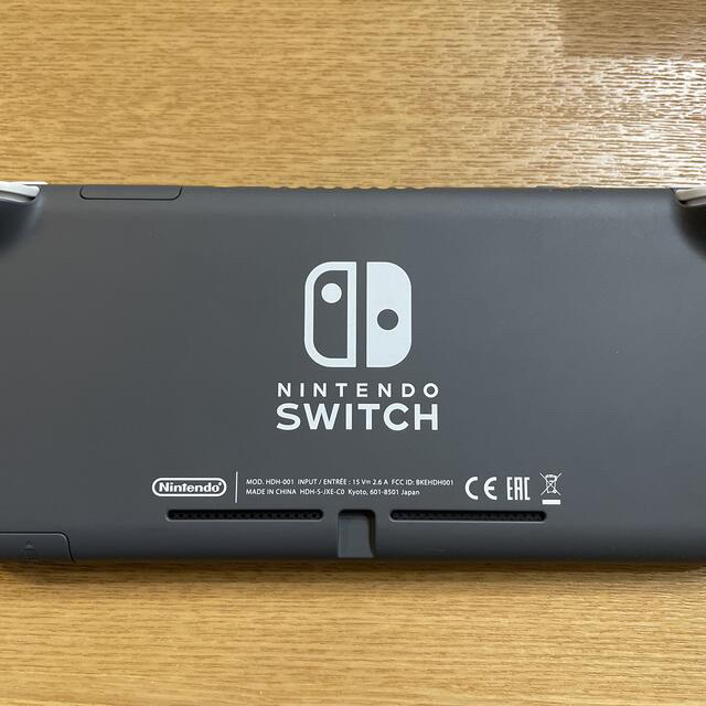 Nintendo Switch(ニンテンドースイッチ)の週末値下げ❗️美品❗️Nintendo Switch Lite グレー　 エンタメ/ホビーのゲームソフト/ゲーム機本体(家庭用ゲーム機本体)の商品写真