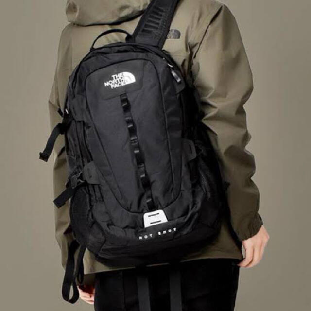 THE NORTH FACE(ザノースフェイス)のノースフェイス　ホットショット　リュック　ブラック メンズのバッグ(バッグパック/リュック)の商品写真