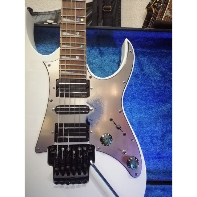 Ibanez(アイバニーズ)のIbanez RG350DX MOD Hyblid Silver Bk&Wh 楽器のギター(エレキギター)の商品写真