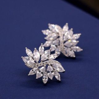 フラワーピアス花ピアスリーフジルコニアウェディング結婚式ブライダルアクセサリー(ピアス)