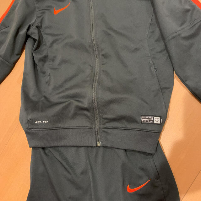 NIKE(ナイキ)のNIKE ナイキ ドライフィット　ジャージ上下　150 スポーツ/アウトドアのサッカー/フットサル(ウェア)の商品写真