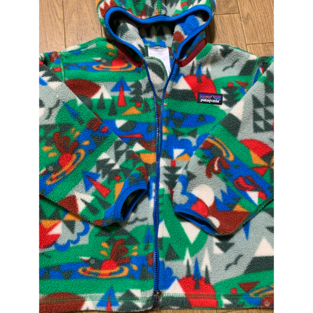 patagonia(パタゴニア)のPatagonia フリース キッズ/ベビー/マタニティのキッズ服男の子用(90cm~)(ジャケット/上着)の商品写真