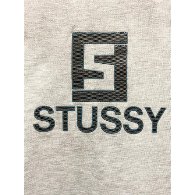 STUSSY(ステューシー)のステューシー　スウェット　ライトグレー　サイズL メンズのトップス(スウェット)の商品写真