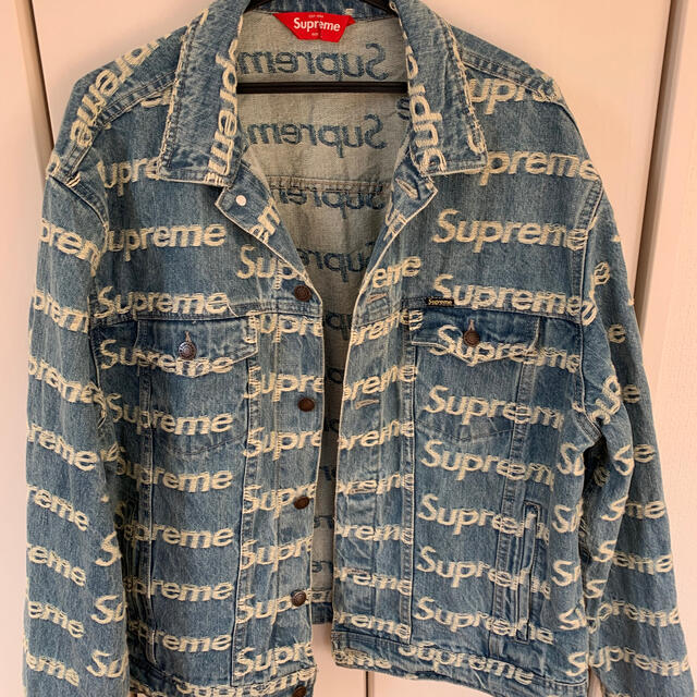 suprem frayed logo denim jaket