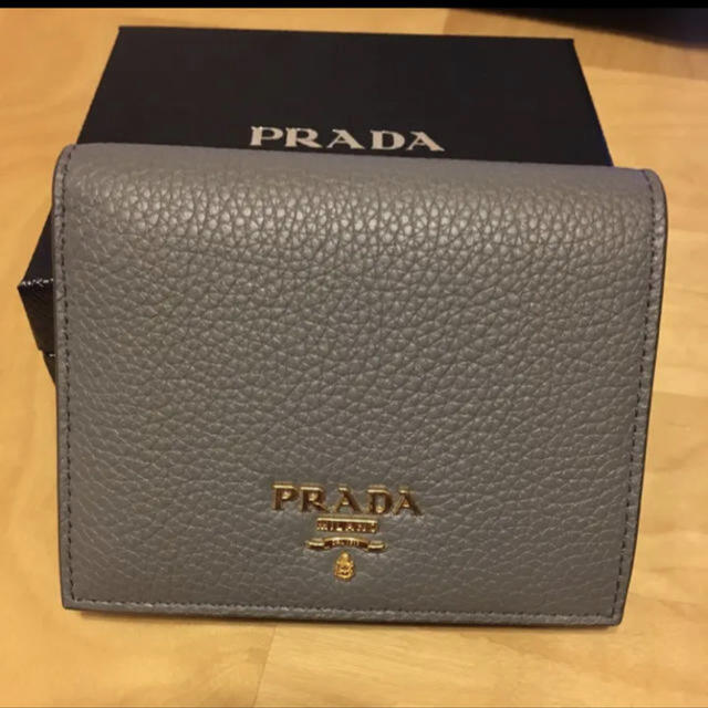 【新品未使用】PRADA プラダ 二つ折り財布