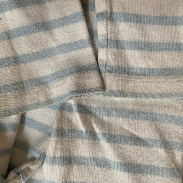 PETIT BATEAU(プチバトー)のプチバトー ボーダーカットソー 8ans 128cm キッズ/ベビー/マタニティのキッズ服男の子用(90cm~)(Tシャツ/カットソー)の商品写真