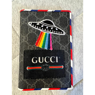 グッチ(Gucci)のGUCCI パスポートケース　(旅行用品)