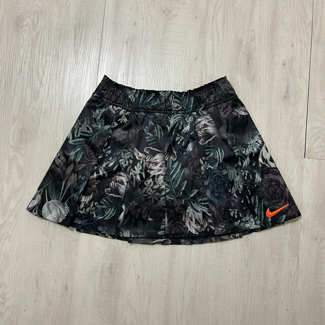 ☆新品☆  NIKE ナイキ　テニスウェア  フローラル　スコート　US-Sテニス