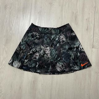 ナイキ(NIKE)の☆新品☆  NIKE ナイキ　テニスウェア  フローラル　スコート　US-S(ウェア)