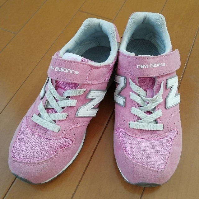 New Balance(ニューバランス)のnew balance キッズスニーカー 21.5cm キッズ/ベビー/マタニティのキッズ靴/シューズ(15cm~)(スニーカー)の商品写真